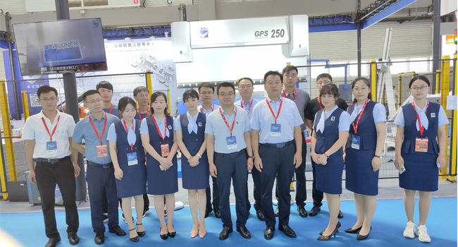 2021第24届青岛国际机床展览会：LAG葛世®国际机械手折弯单元成为现场瞩目的焦点！